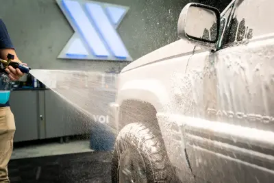 CAÑÓN DE ESPUMA SNOW FOAM PRO 1 L en uso