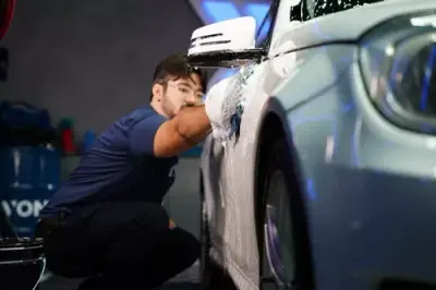 Detailer terminando un lavado con Vonixx